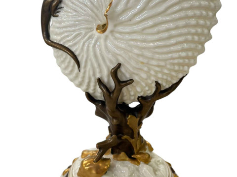 Royal Worcester lizard and shell vase, 22cm.