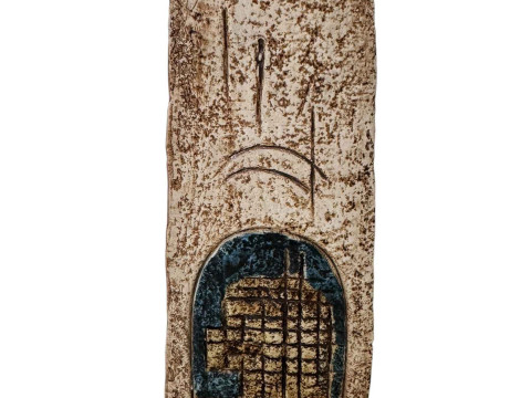 Troika coffin vase, signed Simone Kilburn, 17cm.