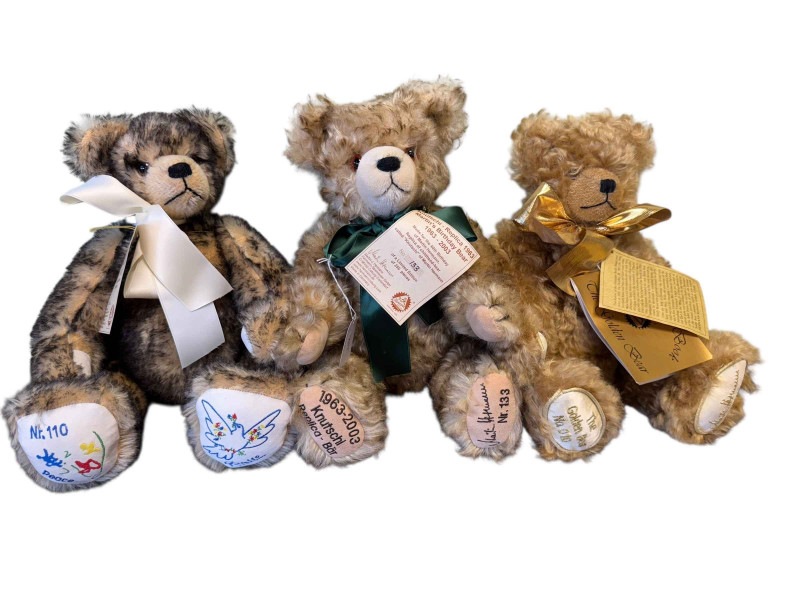Three Hermann Bears, Peace Bear, Martins Birthday Bear 1963-2003 and The Golden Bear.