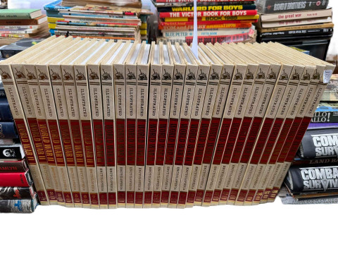 Collection of illustrated World War II encyclopedias, children's annuals, war books, etc. thumbnail