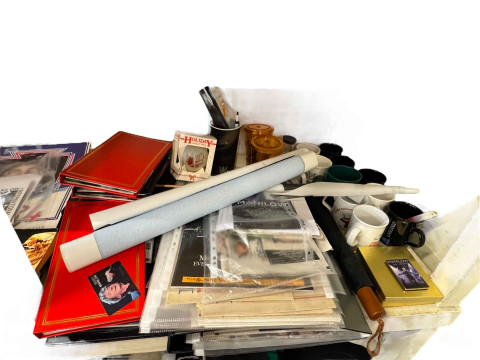 Good collection of Barry Manilow memorabilia including snapshot photographs, tickets, brochures, calendars, pens, along with signed CD's, LP records, cassette tapes, together with Manilow t-shirts. thumbnail