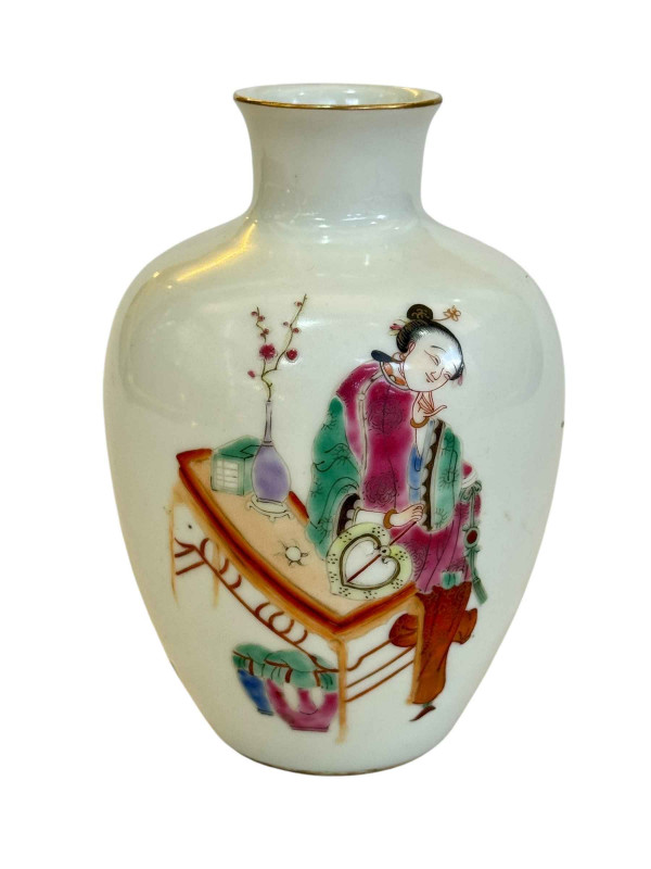Chinese Pottery ovoid vase decorated with figure, red seal mark to base, 13cm.