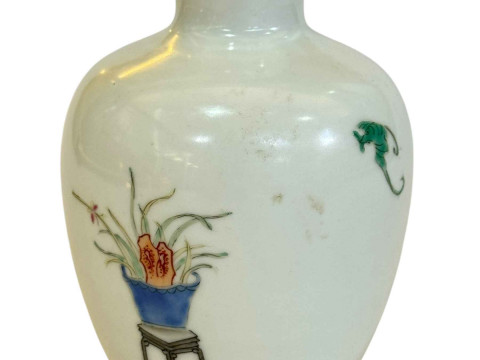 Chinese Pottery ovoid vase decorated with figure, red seal mark to base, 13cm. thumbnail