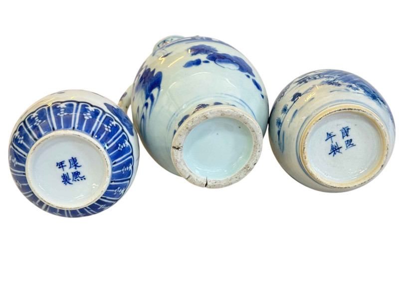 Chinese blue and white jug, double gourd vase and ovoid bottle neck vase (3).