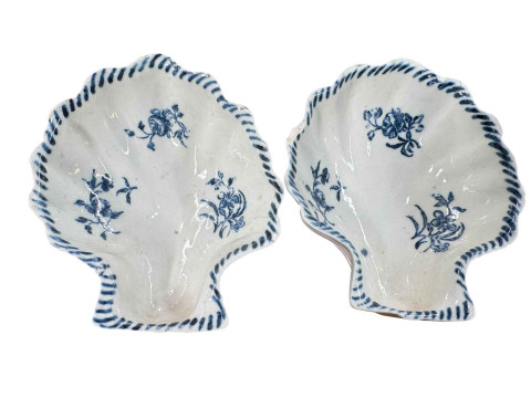 Pair 18th Century English porcelain blue and white pickle dishes. thumbnail