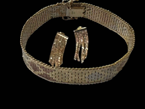 9 carat tri-colour gold ladies bracelet and similar pair of earrings.