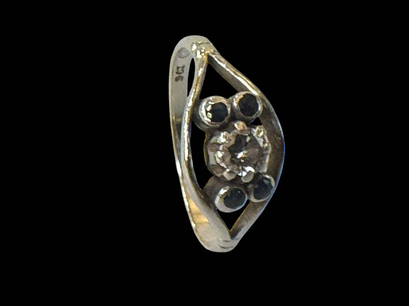 9 carat white gold, sapphire and diamond ring, size N.