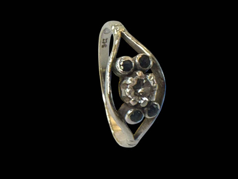 9 carat white gold, sapphire and diamond ring, size N.