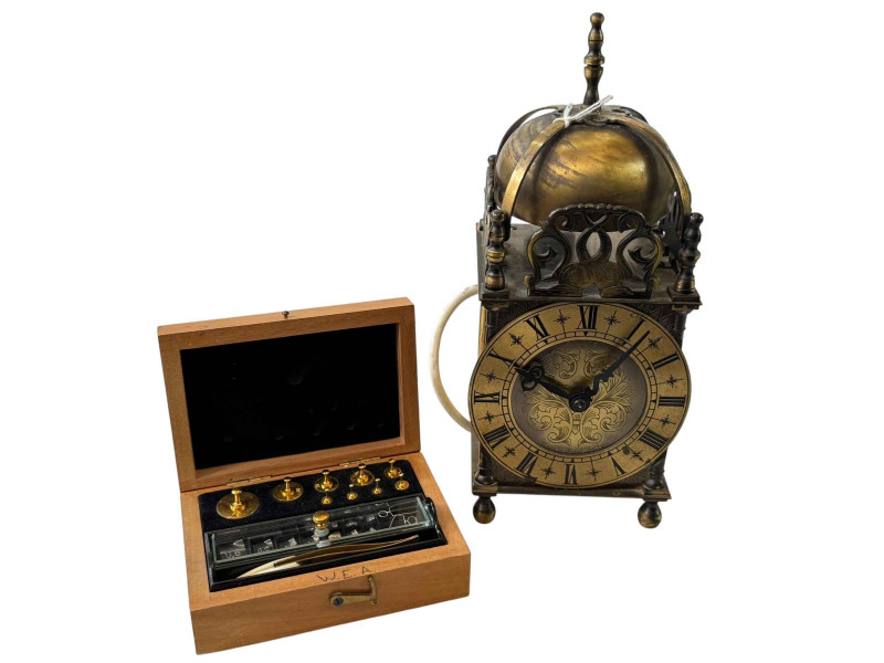 Smiths electric mantel clock, and boxed set of weights (2).