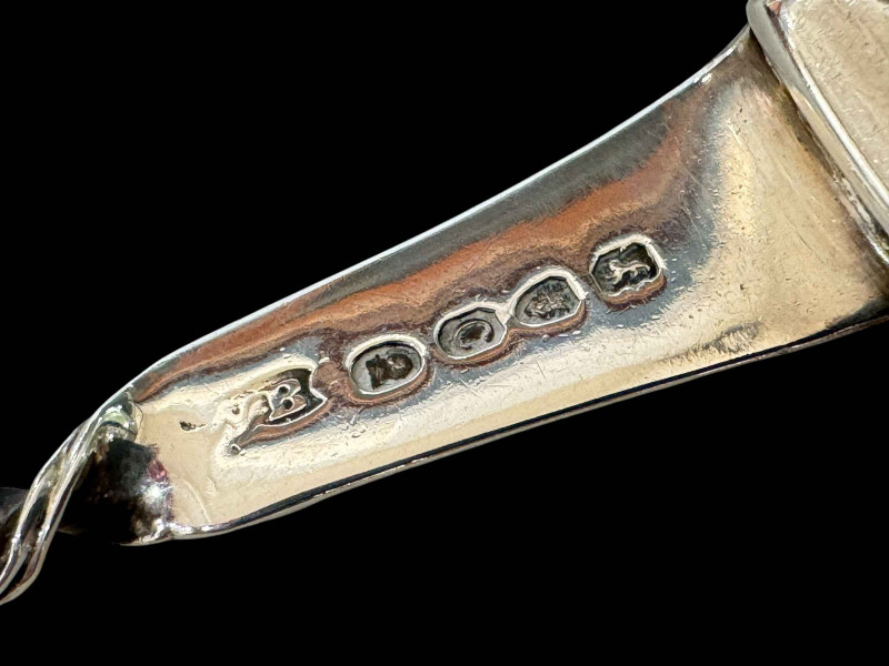 Pair George III silver serving spoons with onslow handles, London 1818.