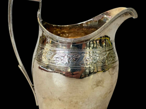 George III silver cream jug, London 1800.