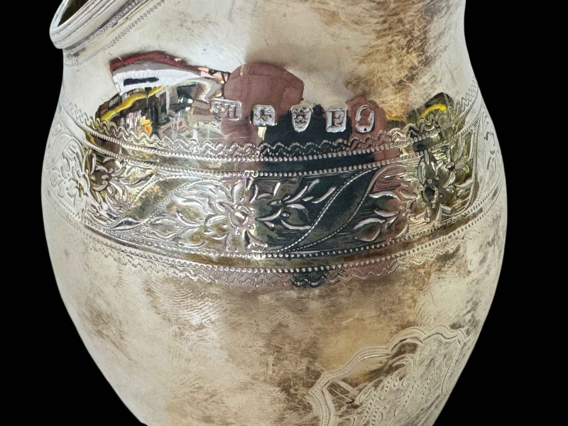 George III silver cream jug, London 1800.