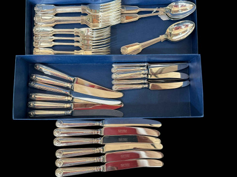 Silver fiddle, thread and shell pattern flatware comprising six table...
