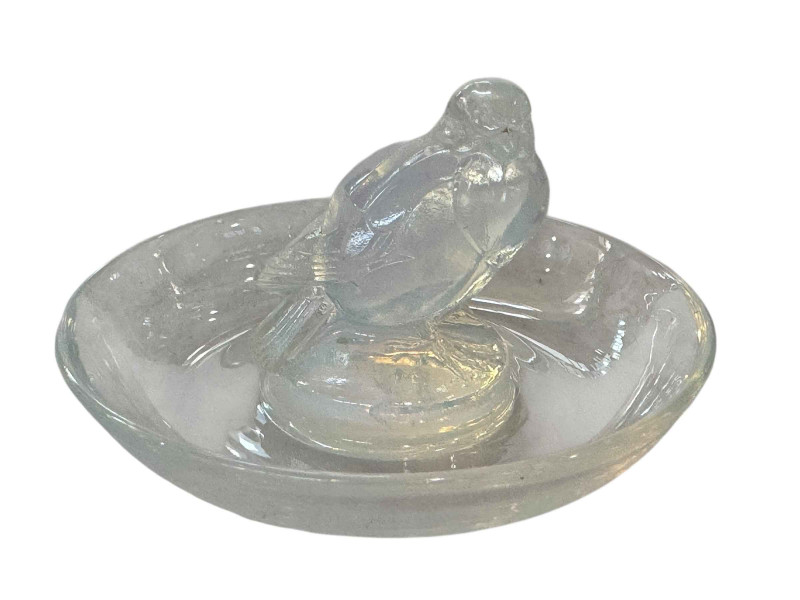 Lalique Moineau dish No 284, signed 'R. LALIQUE', circa 1925.