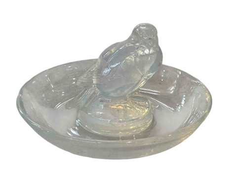 Lalique Moineau dish No 284, signed 'R. LALIQUE', circa 1925.