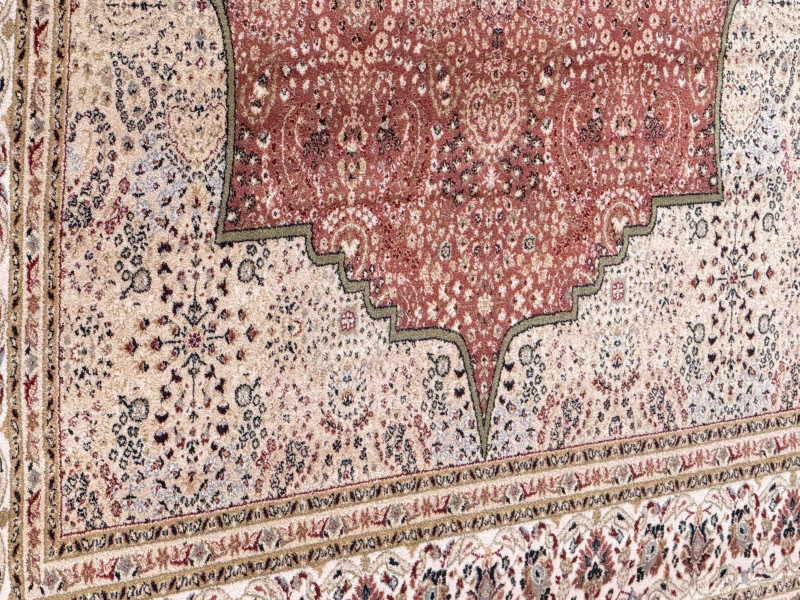 As new Royal Classic 34P carpet, 3.40 by 2.40.