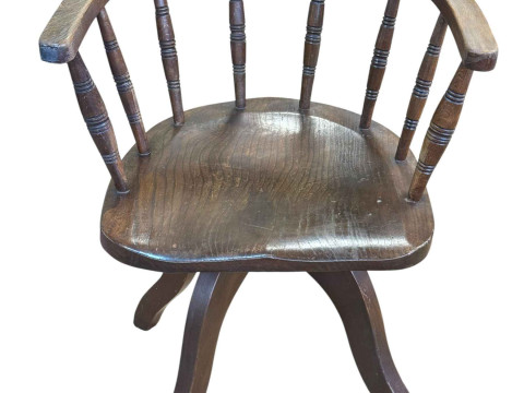 Early 20th Century swivel office desk chair.