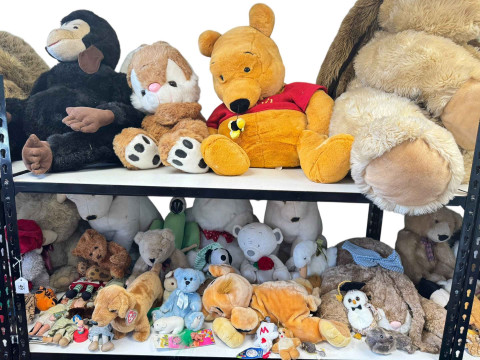 Large collection of soft toys including Ty beanies, Harrod's Merrythought etc. thumbnail