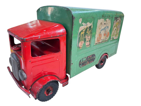 Tri-ang transport van No. 200 model.