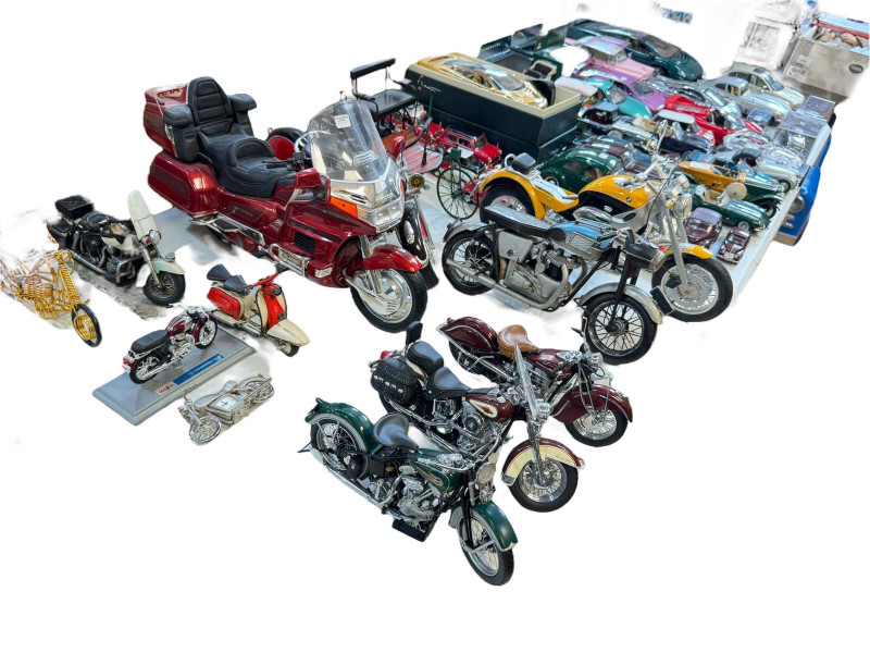 Collection of model vehicles including Corgi, Vanguards, Franklin Mint etc.