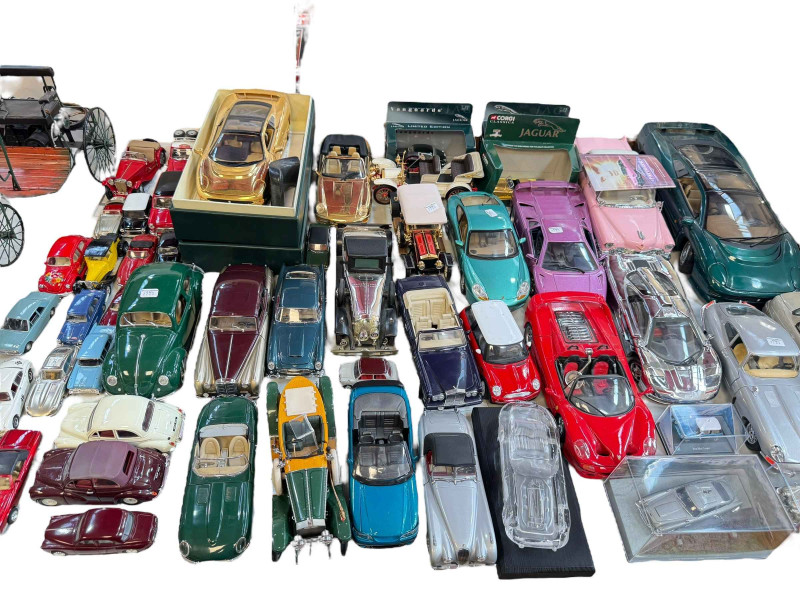 Collection of model vehicles including Corgi, Vanguards, Franklin Mint etc.