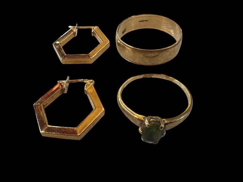9 carat gold wedding band, pair gold earrings and 9 carat gem set ring (3).