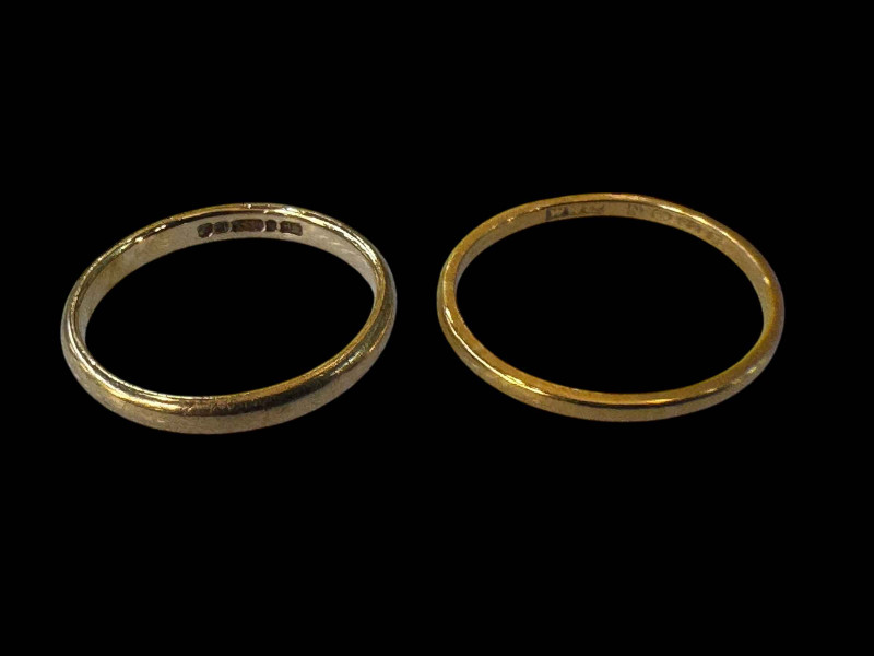 22 carat and 9 carat gold wedding bands (2).