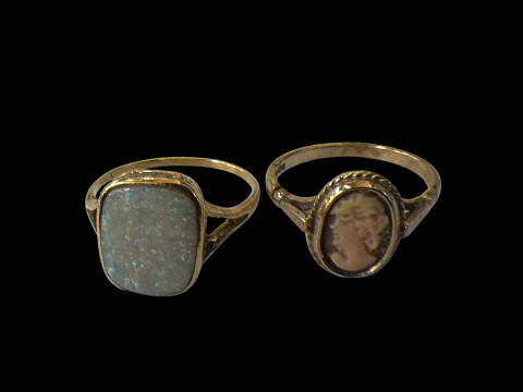 Gold opal ring and 9 carat gold cameo ring (2).