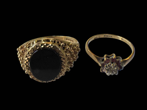 9 carat gold black onyx ring and 9 carat gem set ring (2).