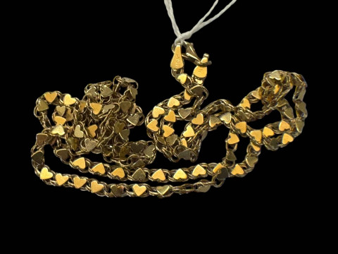 14k gold heart link necklace.