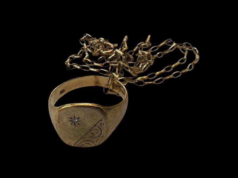 9 carat gold gent's ring and 9 carat gold chain necklace (2).
