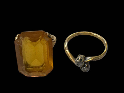 18 carat two tiny stone diamond ring and 9 carat gold citrine ring (2).