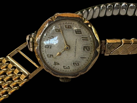 Geneve lady's 9 carat gold bracelet watch and vintage lady's gold watch (2). thumbnail