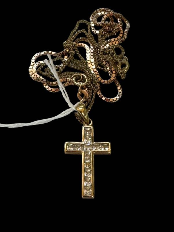 9 carat gold gem set cross with plated chain and 9 carat gold square section necklace (2).