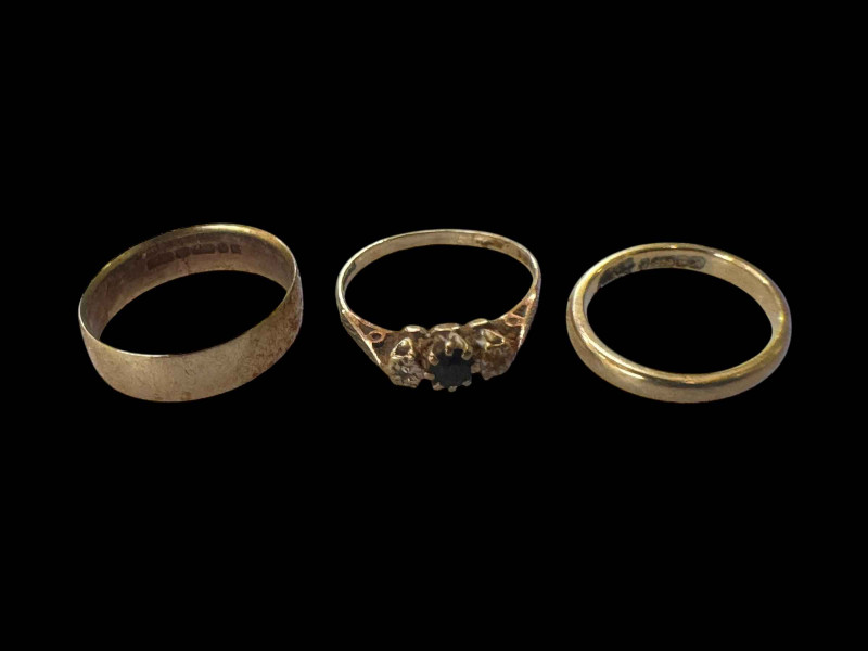 Two 9 carat gold band rings and gem set 9 carat ring (3).