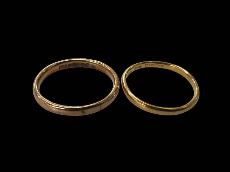 22 carat and 9 carat gold wedding bands (2).