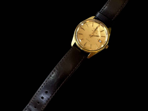Longines Admiral automatic date wristwatch.