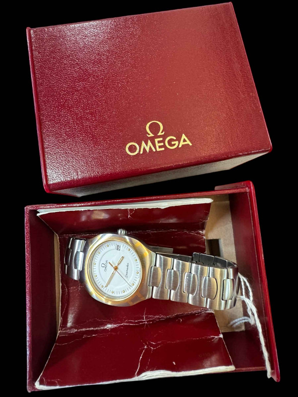 Omega Seamaster two tone date lady's bracelet watch, verso Regloplas 1989, with box.