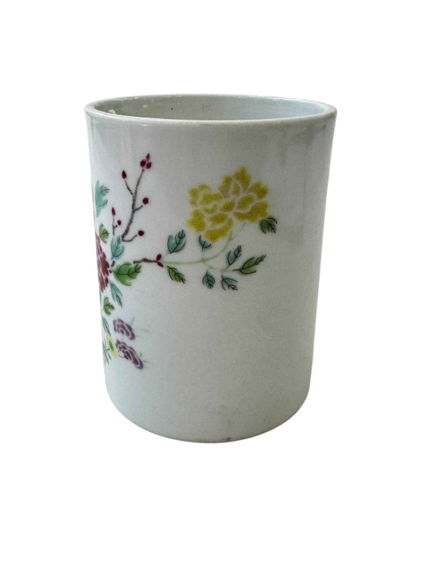 Chinese famille rose brush pot, 13cm.