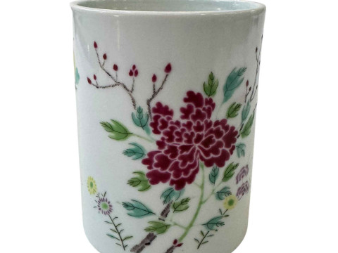 Chinese famille rose brush pot, 13cm.