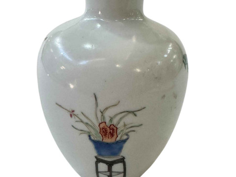 Chinese famille rose vase with female decoration, 13.5cm. thumbnail