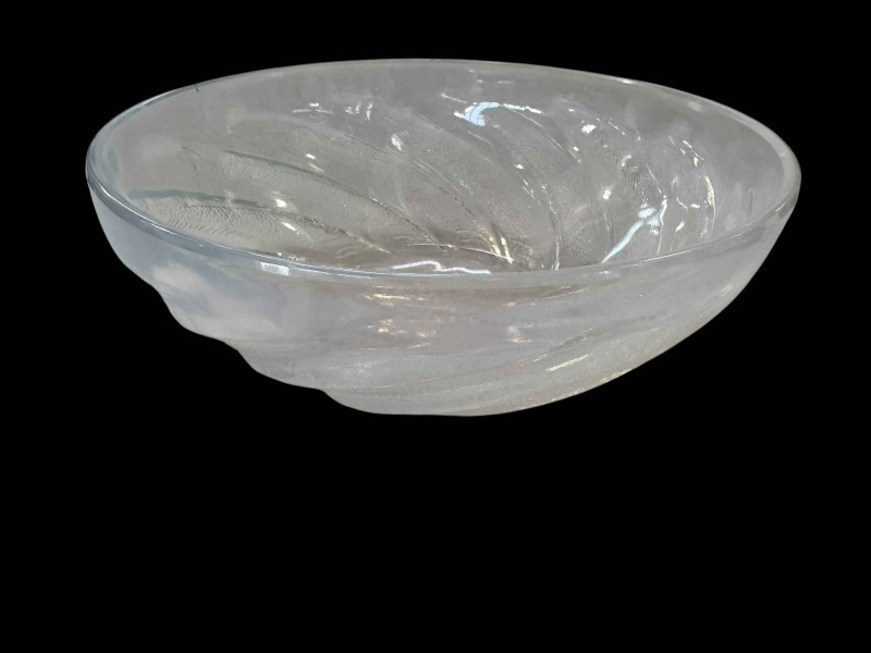 R Lalique, France, Coquilles bowl, 24cm diameter.