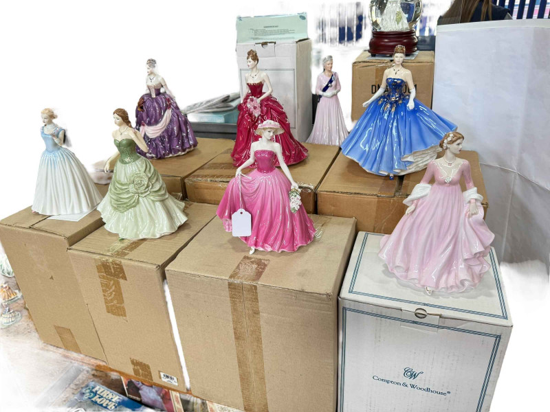 Collection of boxed lady figurines including Coalport, Royal Doulton Classics, etc.