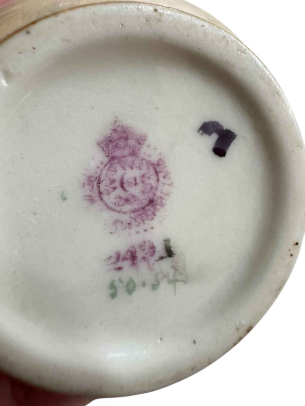 Royal Worcester vase signed 'Freeman', 12cm.