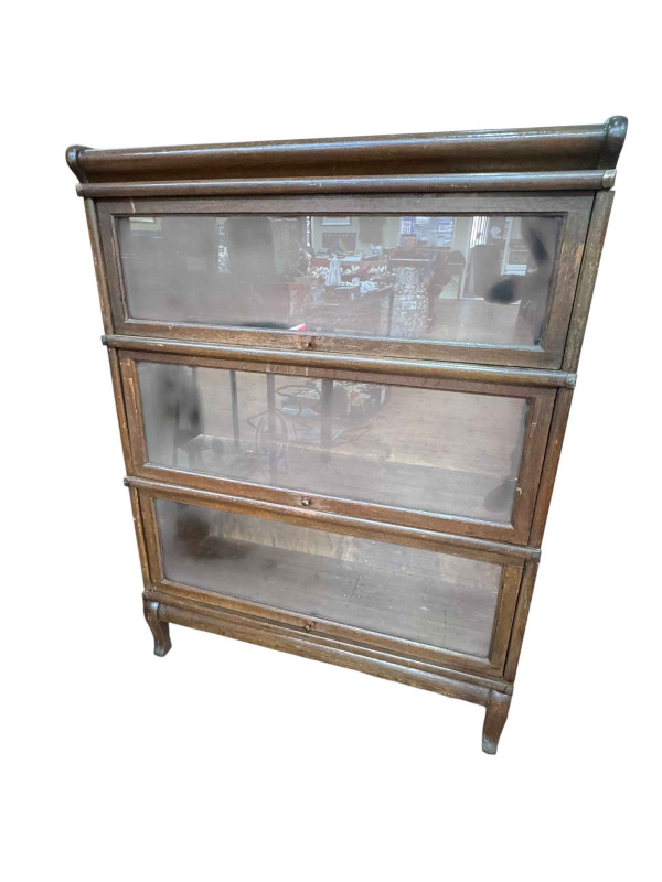 Early 20th Century oak Globe Wernicke style three height bookcase (evidence of woodworm possibly treated), 114.5cm by 86cm by 30cm.