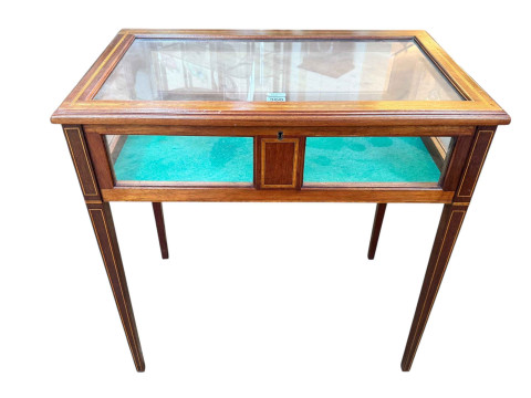 Edwardian mahogany line inlaid bijouterie table, 73.5cm by 72cm by 43cm.