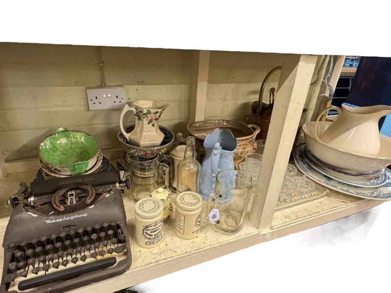 Remington typewriter, Maling, copper coal scuttle, meat plates, etc.