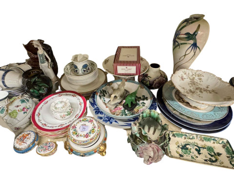 Royal Crown Derby Imari, Coalport Ming Rose, The Royal Collection trinket boxes, Franz vase, etc. thumbnail