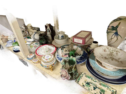 Royal Crown Derby Imari, Coalport Ming Rose, The Royal Collection trinket boxes, Franz vase, etc. thumbnail