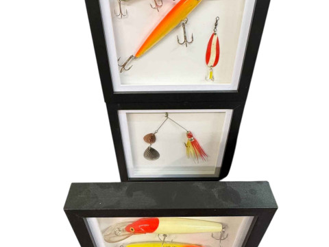 Framed novelty fishing memorabilia, fish horse brasses, etc. thumbnail